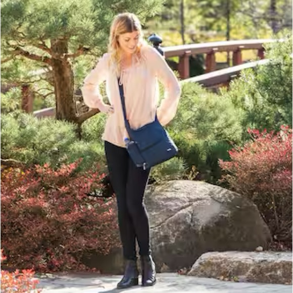 Travelon Midnight Blue Anti Theft Crossbody - Picture 13 of 15